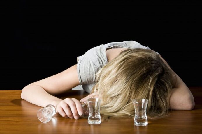 Woman drinks alcohol how to stop